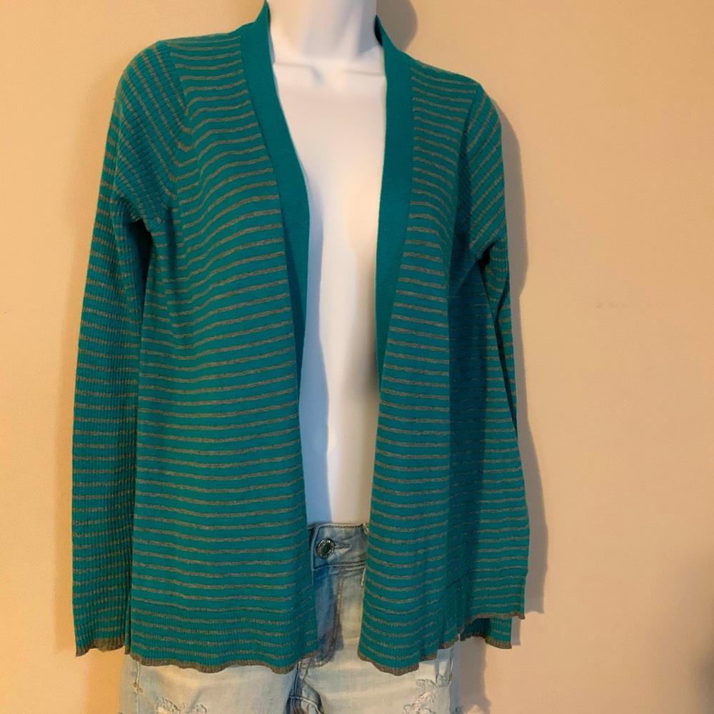 Forever 21 cardigan sweater - hi lo hem drop
